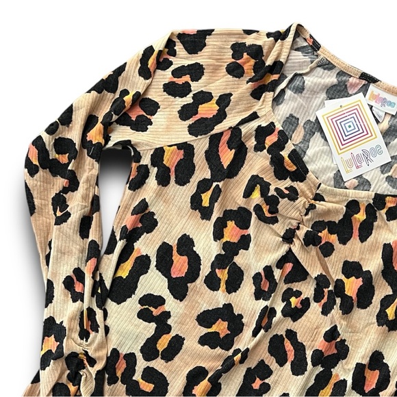 NWT - LuLaRoe Mia Sweetheart Neckline Top - Picture 3 of 6